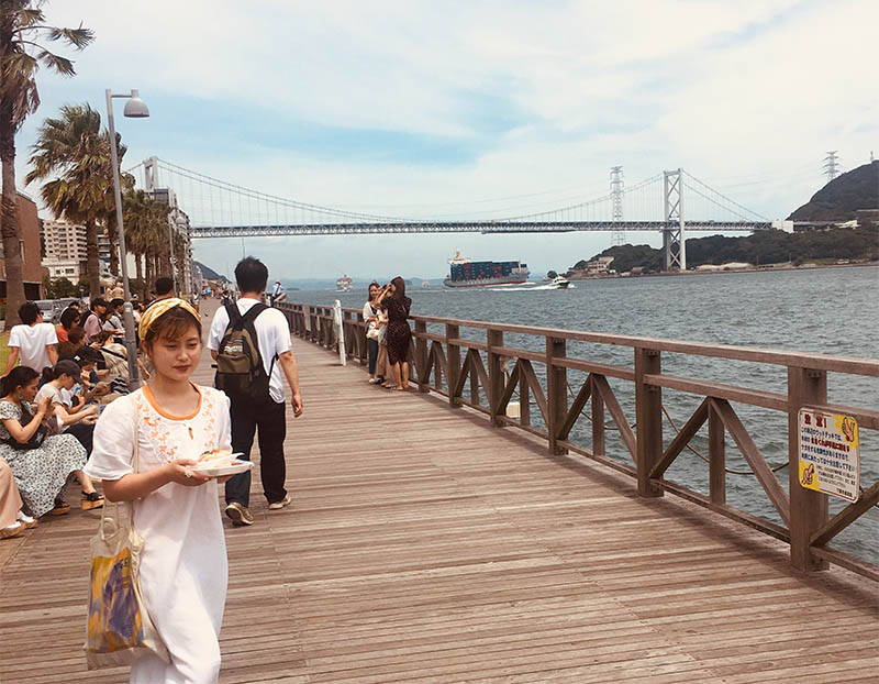 Paseo marítimo y puente Kanmon